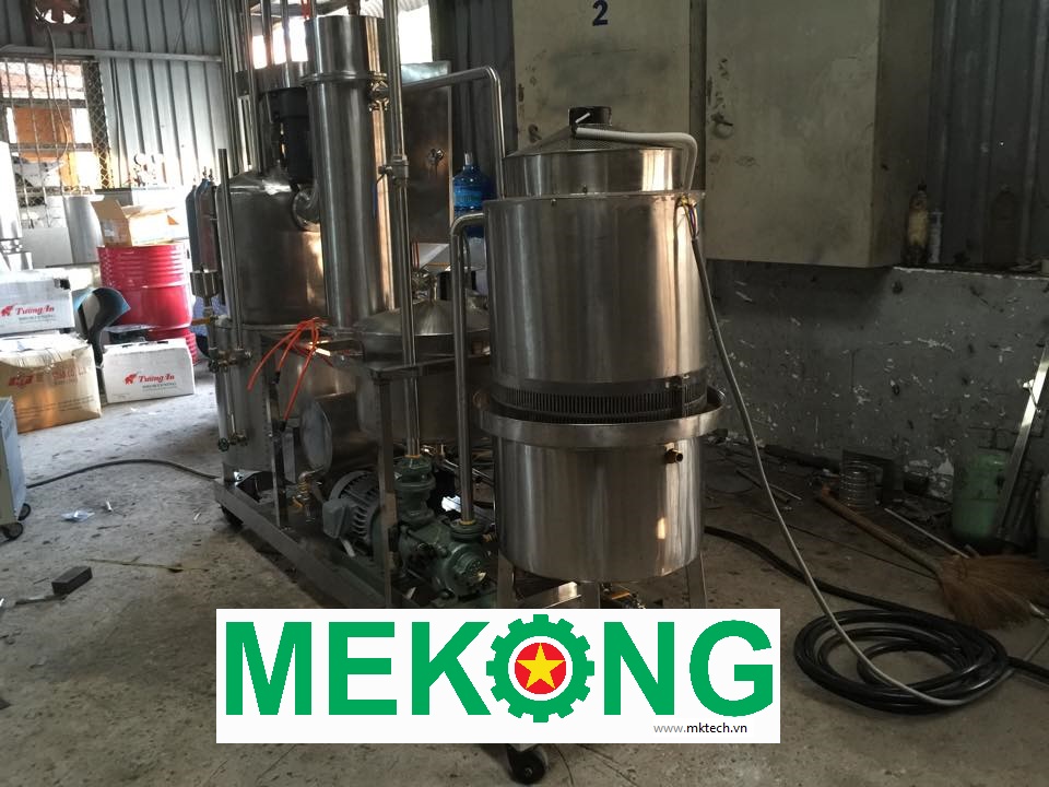 Vacuum frying machine